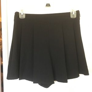 Black XS skort